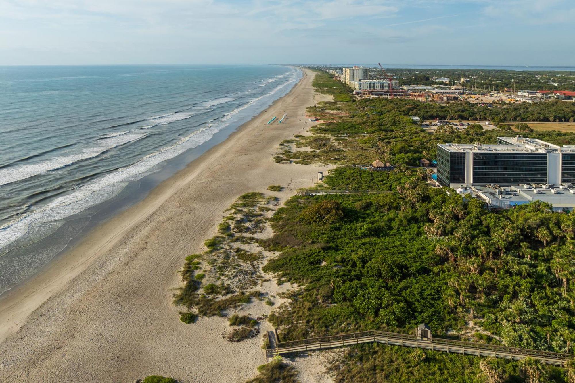 Hilton Cocoa Beach Oceanfront Exterior photo